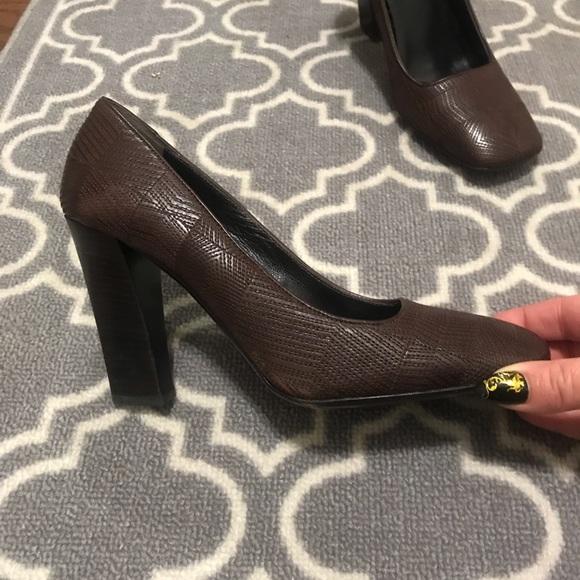 Prada - Picture 3 of 6